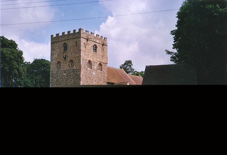 Trutziger wehrhafter Kirchturm